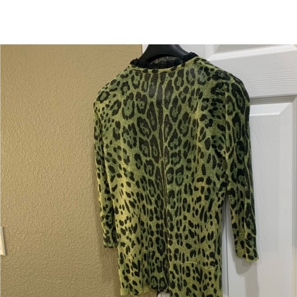 WR women top sweater cardigan button down black trim. leopard print size M - Picture 4 of 9